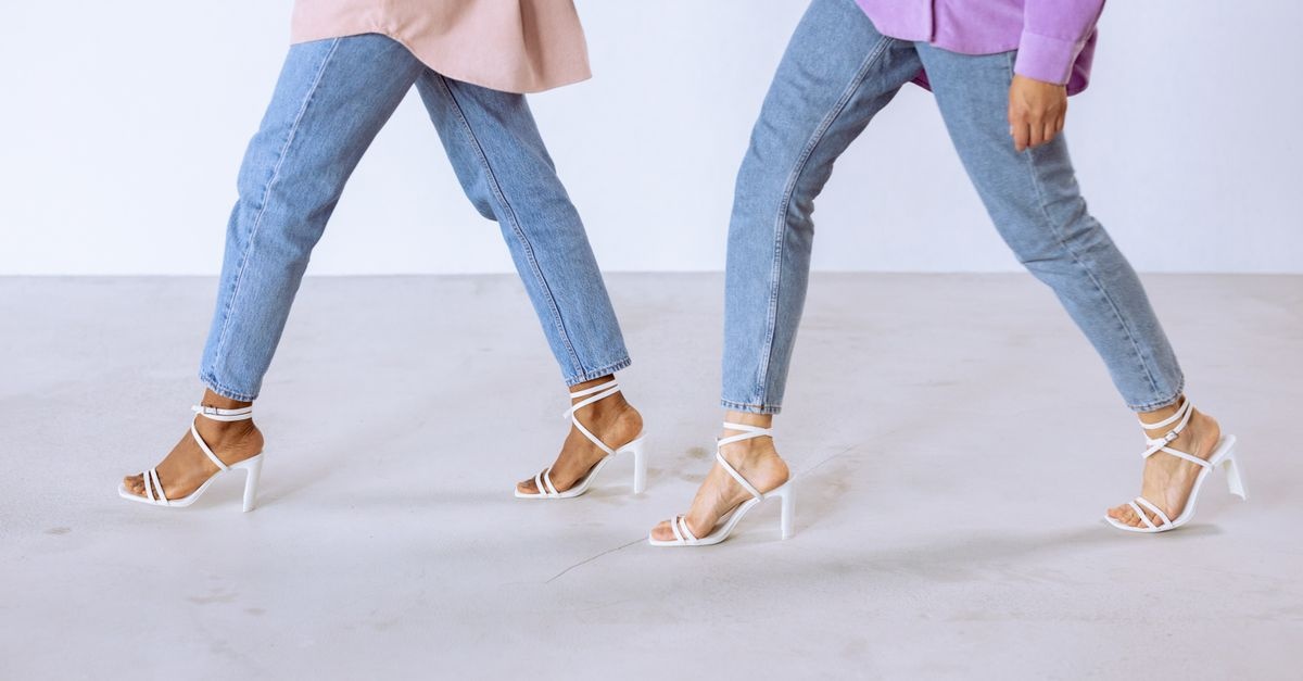 Jeans, die deine Beine optisch verlängern: So findest du den perfekten Schnitt