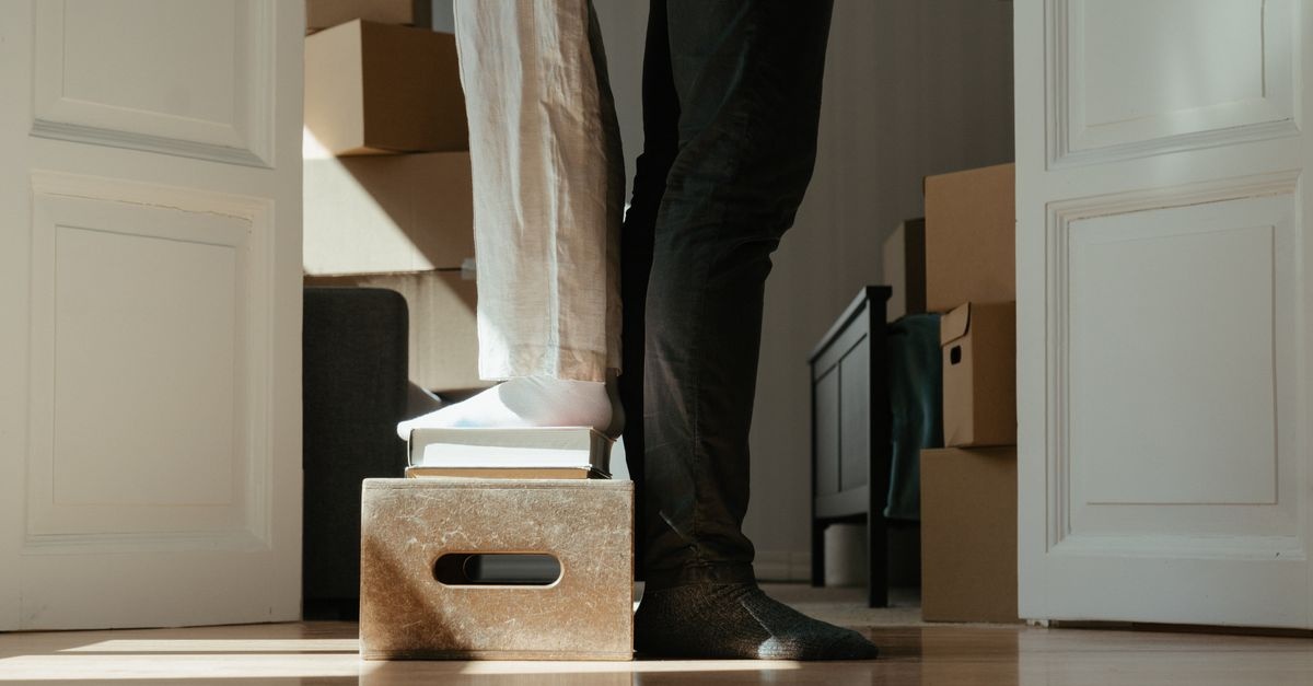 Schritt für Schritt zur aufgeräumten Wohnung: So gelingt das Entrümpeln ohne Stress