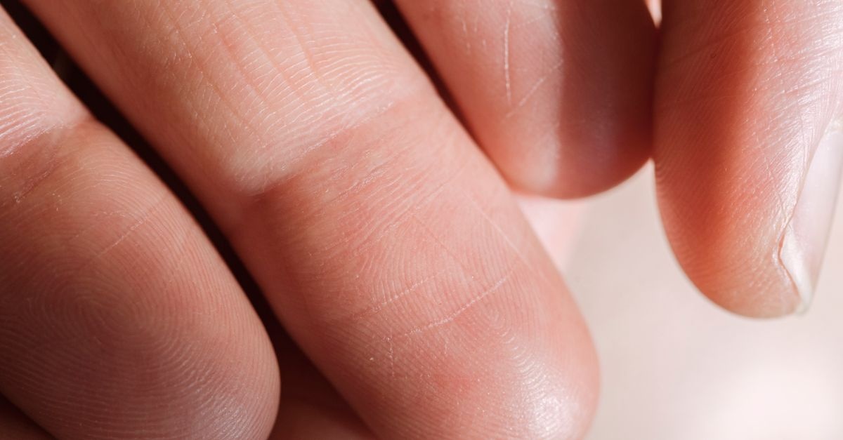 Sanft statt radikal: So pflegst du deine Nagelhaut richtig und schiebst sie schonend zurück