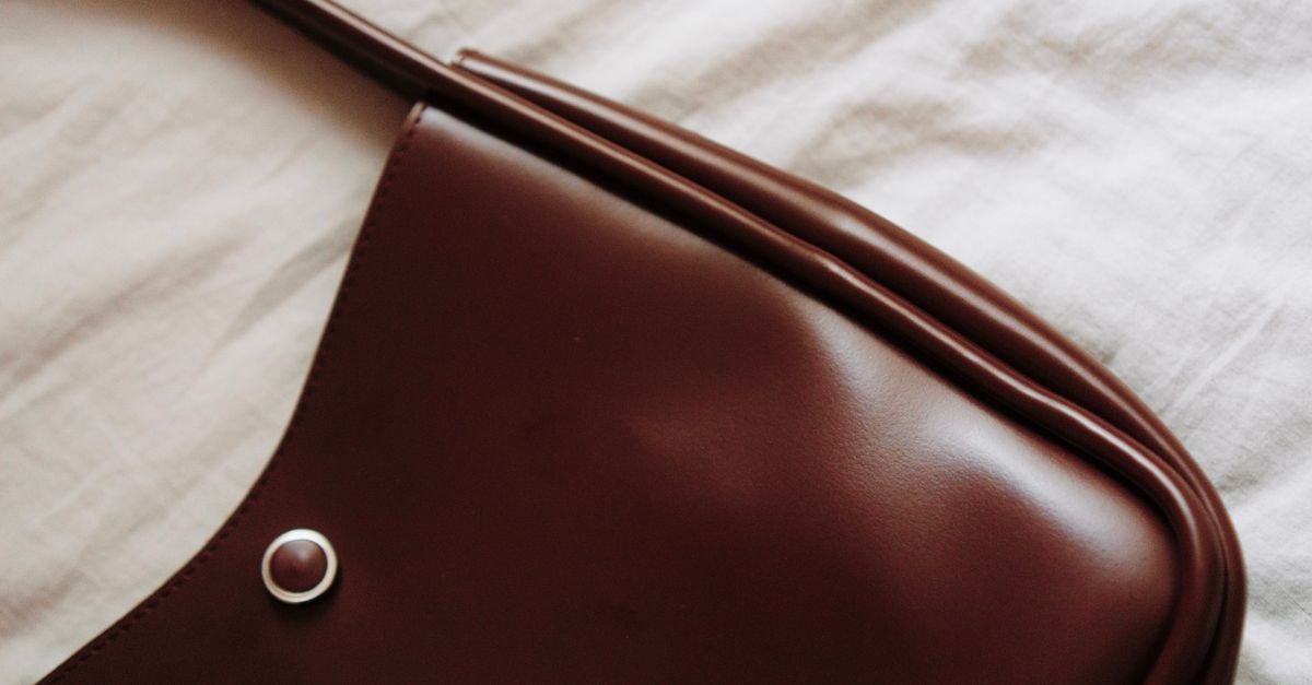 So bleibt deine Lederhandtasche wie neu: Sanfte Reinigung & Pflege, die wirklich wirkt