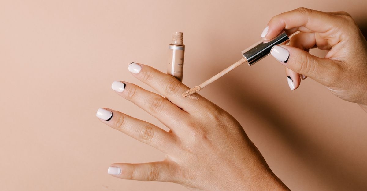 Pfirsichfarbener Corrector: So deckst du Augenringe natürlich ab – Schritt für Schritt