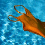 Badeanzug vs. Tankini: Welcher Schnitt passt zu dir – und warum?
