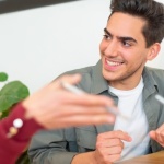 Charmant kontern: So beantwortest du Fragen zu deinem Singlestatus selbstbewusst